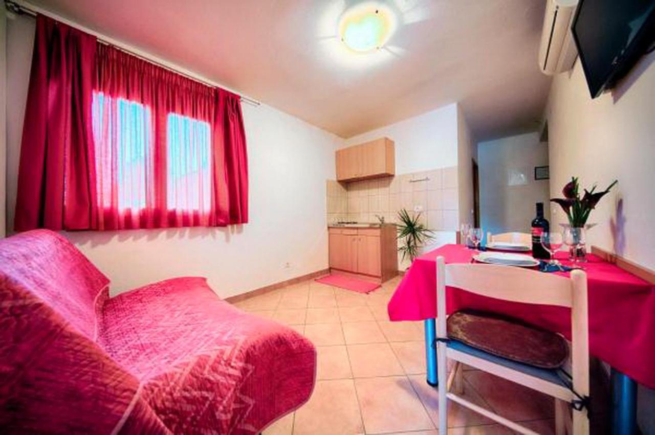 Apartments Bruna Lastovo Bilik gambar