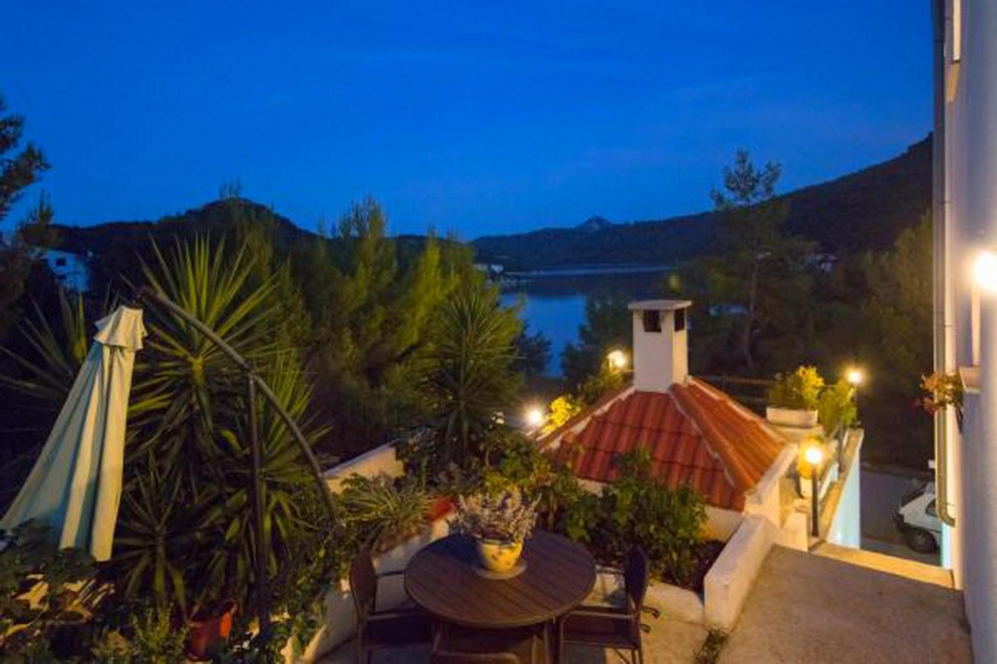 Apartments Bruna Lastovo Bilik gambar