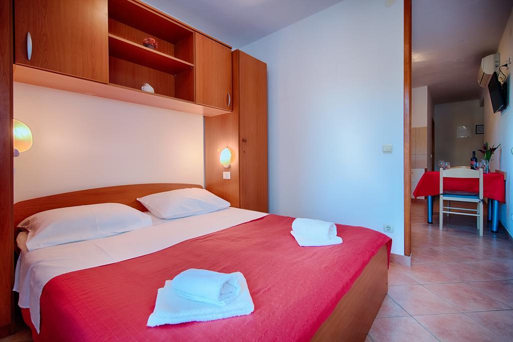 Apartments Bruna Lastovo Bilik gambar