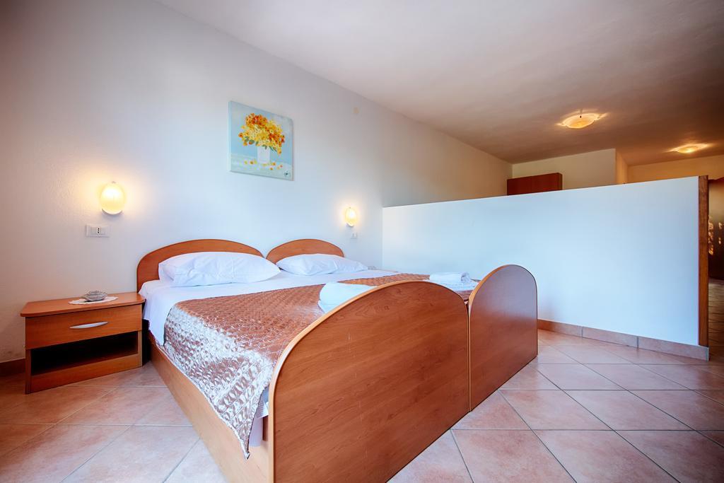 Apartments Bruna Lastovo Bilik gambar