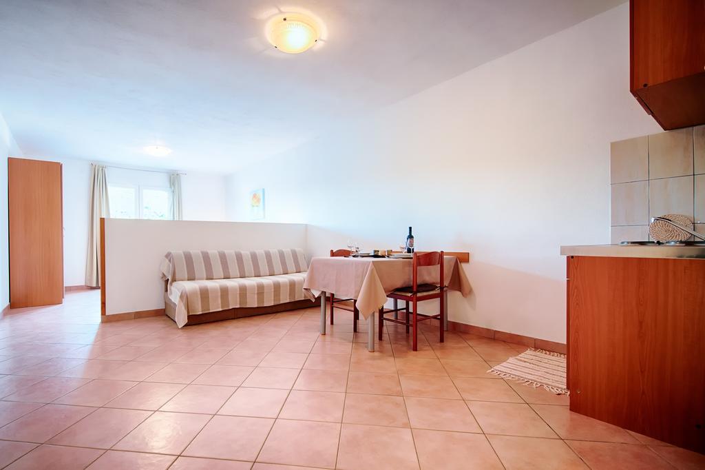 Apartments Bruna Lastovo Bilik gambar